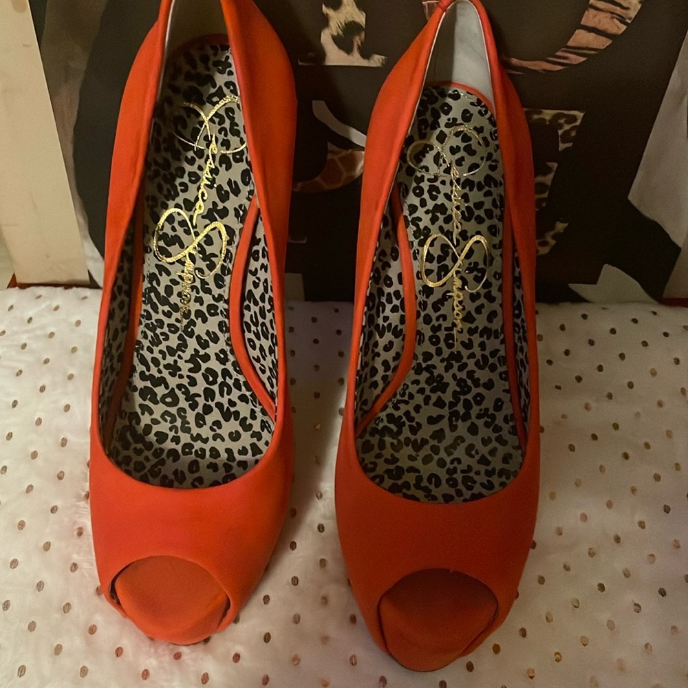 Jessica Simpson Orange Suede New worn once ,size 7